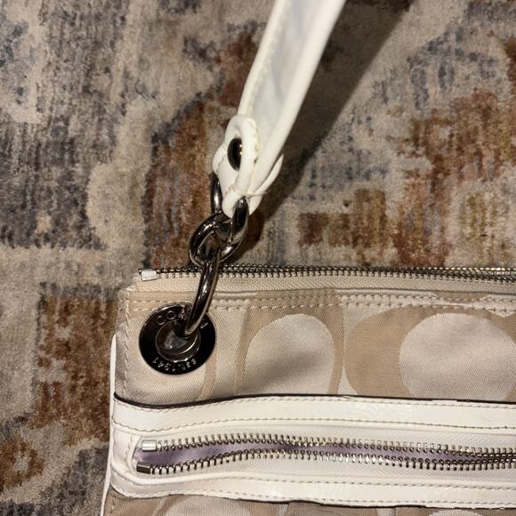 Coach Signature Swingback/Shoulder Bag Style #19398 - Picture 3 of 12